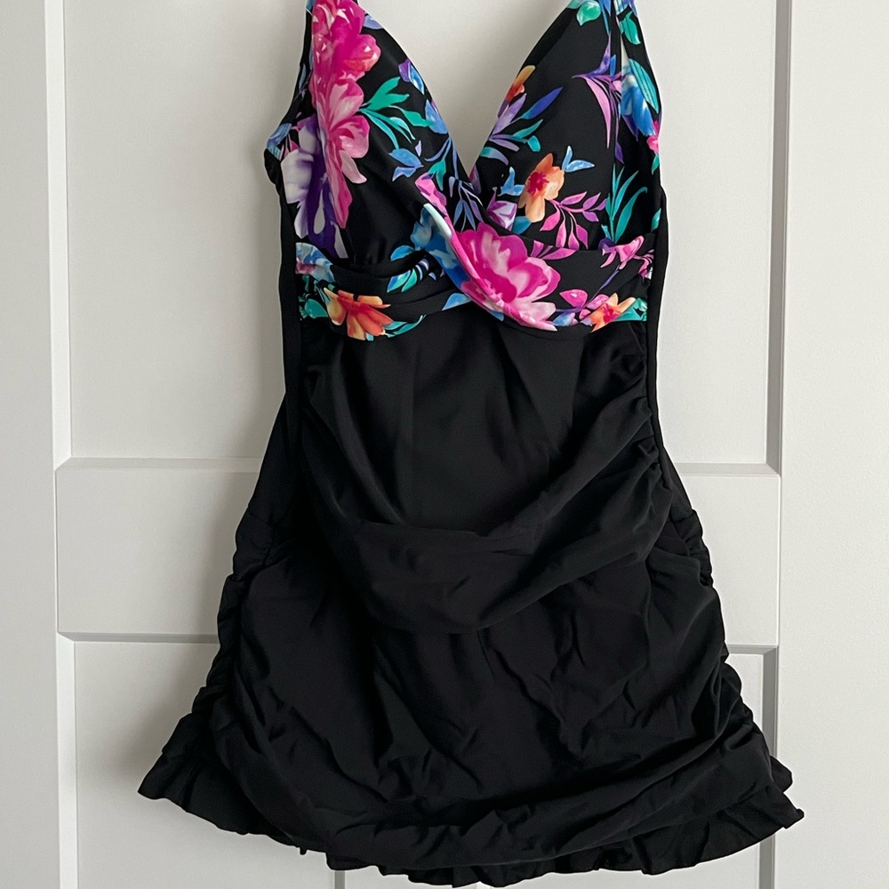 ONE PIECE BATHING SUIT